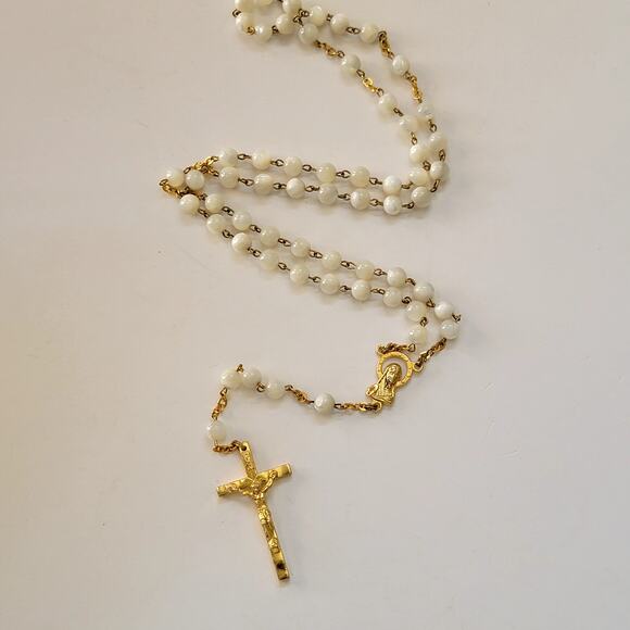 Vintage Rosary White Beads Gold Tone Crucifix Catholic Prayer Religious Jewelry - Picture 8 of 10